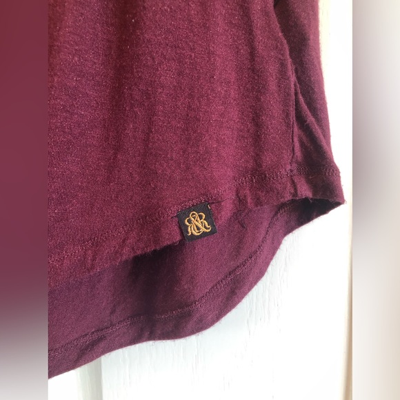 Rock & Republic, XL, 100% rayon plum light shimmer with deep front scoop - Picture 4 of 12